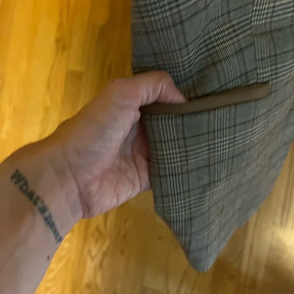 Blazer - Picture 2 of 9